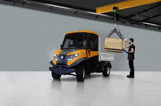 The Best Electric Vehicles for Use in Warehouses: Increasing Sustainability and Efficiency